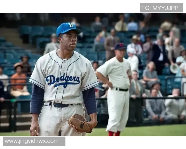 黑豹足球明星引领全球赛场风潮挑战极限成就传奇人生